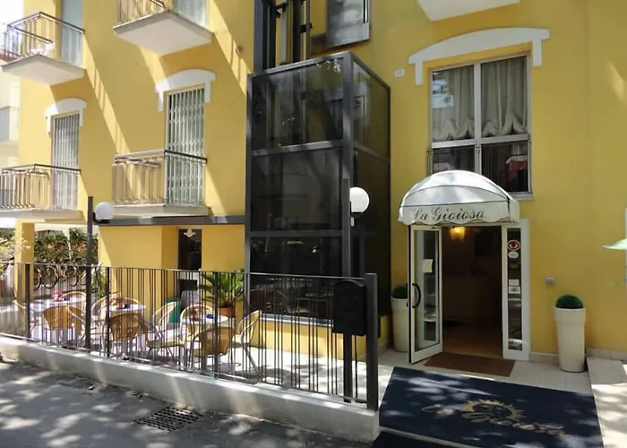 فندق La Gioiosa 3*