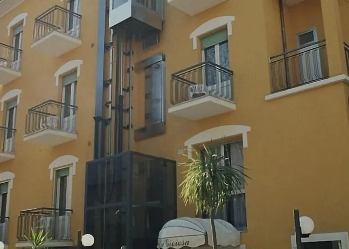 فندق La Gioiosa 3*